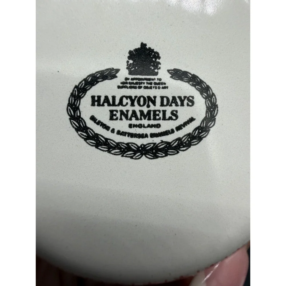 🎄 Halcyon Days Enamels 1984 Christmas Trinket Box – Santa – Vintage – EUC ✨